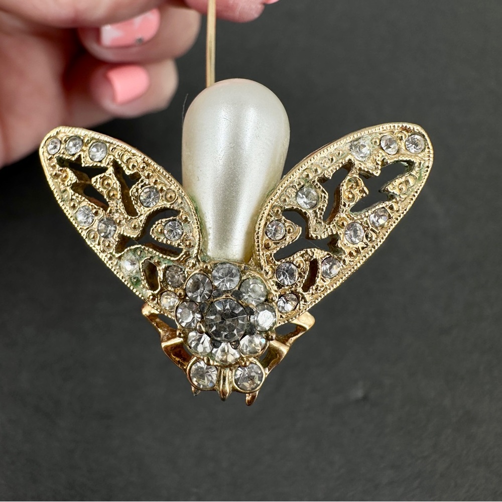 Vintage Bee Fly Bug Insect Stick Hat Lapel Pin Gold Tone Rhinestone Faux Pearl - Picture 8 of 16